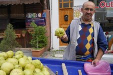 Olmaz Demeyin, Tanesi 4 TL.