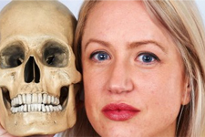 Hapşırınca Burnu Düştü