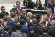 Meclis’i Ring Sandılar