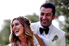 Yılın Düğününde İmirzalıoğlu’nun Taktığı Gerdanlık Dudak Uçuklattı