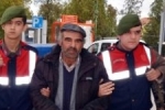 Edirne  - Köy Meydanında, Kalbinden Bıçakladı