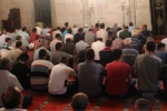  - Vatandaşlar Kadir Gecesin?de Tarihi Rüstem Paşa Camii?ne İbadete Koştu.